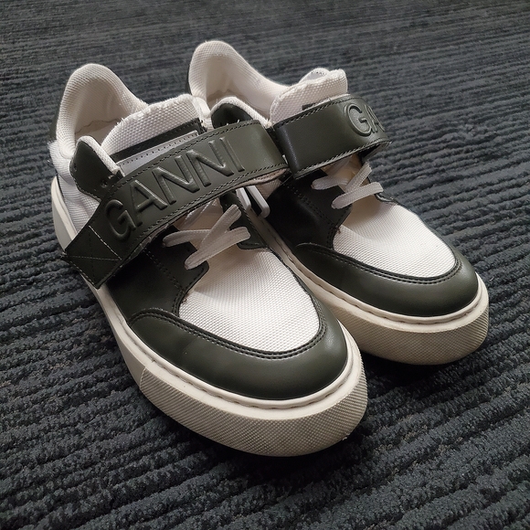 GANNI Size 38/8US Green/White
Sporty Mix Distressed Platform Low Top Sneakers - Picture 1 of 8